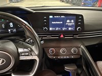 2025 Hyundai Elantra Preferred IVT