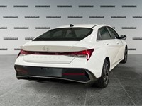 2025 Hyundai Elantra Luxury IVT