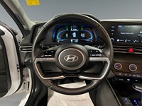 2024 Hyundai Elantra Preferred IVT