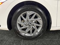 2024 Hyundai Elantra Preferred IVT