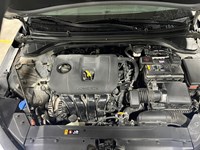 2020 Hyundai Elantra Preferred w/Sun & Safety Package IVT