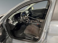 2022 Hyundai Elantra Preferred IVT w/Sun & Tech Package