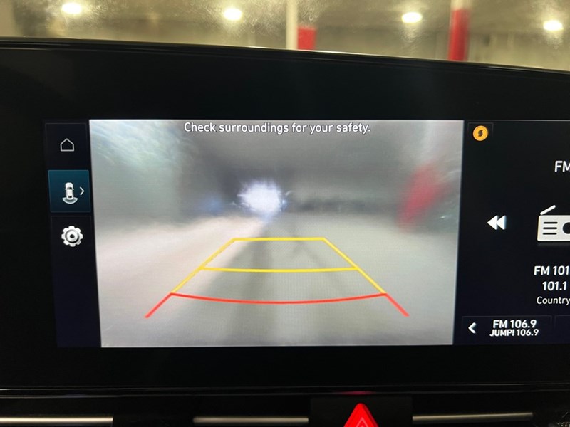 2023 Hyundai Elantra Preferred IVT w/Tech Pkg