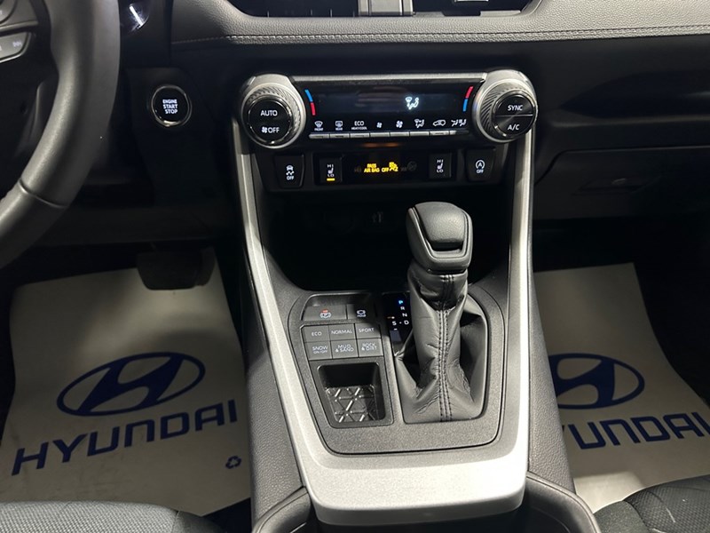 2025 Toyota RAV4 XLE AWD