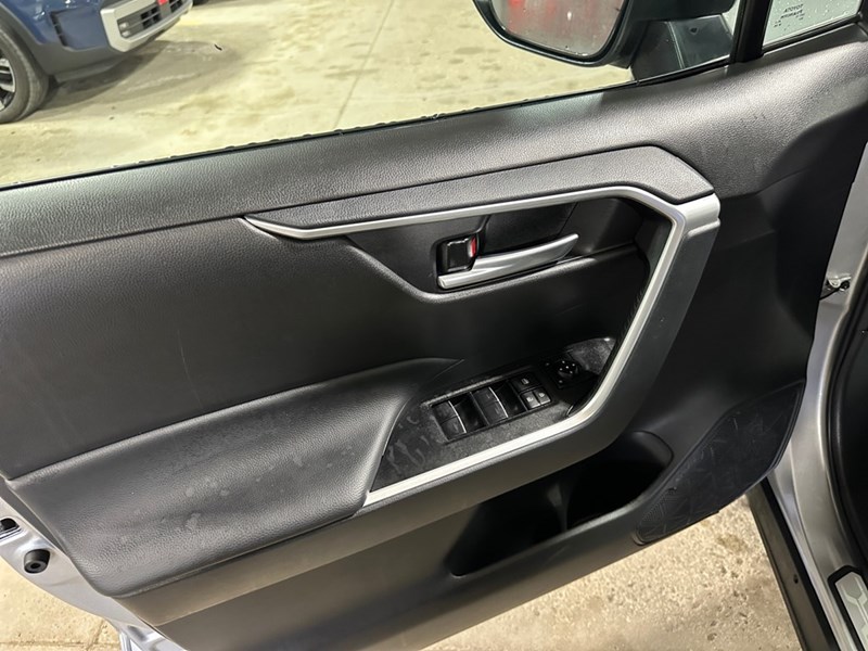 2025 Toyota RAV4 XLE AWD