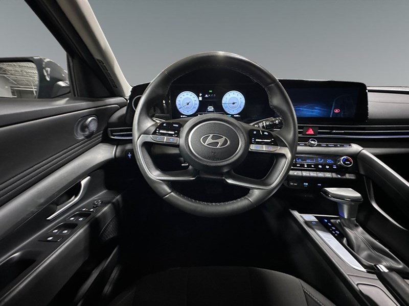 2025 Hyundai Elantra Preferred IVT w/Tech Pkg