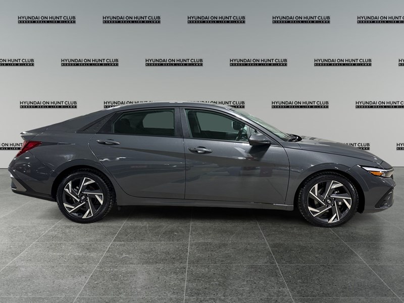 2025 Hyundai Elantra Preferred IVT w/Tech Pkg