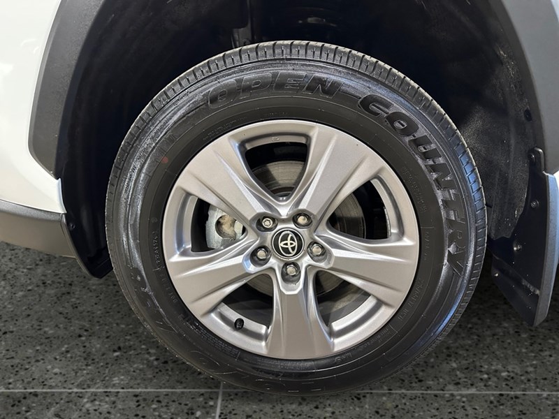 2025 Toyota RAV4 XLE AWD