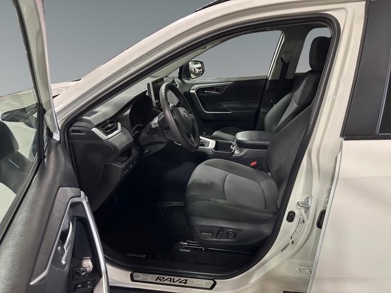 2025 Toyota RAV4 XLE AWD