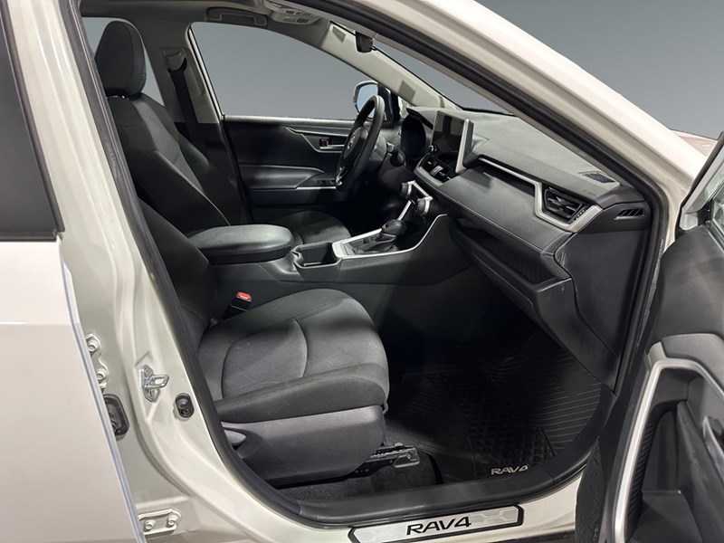 2025 Toyota RAV4 XLE AWD