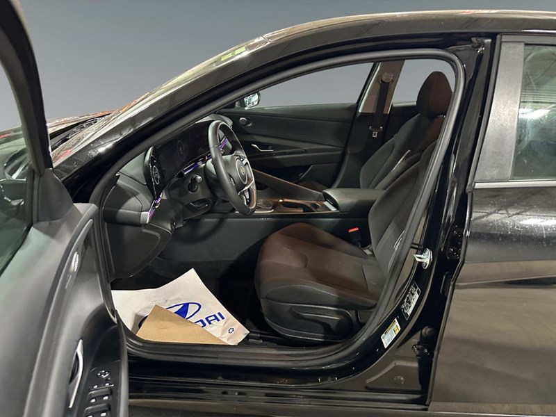 2025 Hyundai Elantra Preferred IVT w/Tech Pkg