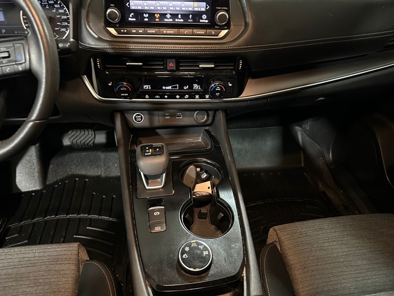 2022 Nissan Rogue AWD SV