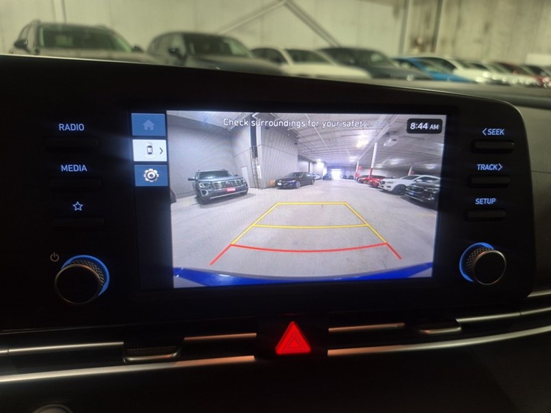 2024 Hyundai Elantra Preferred IVT