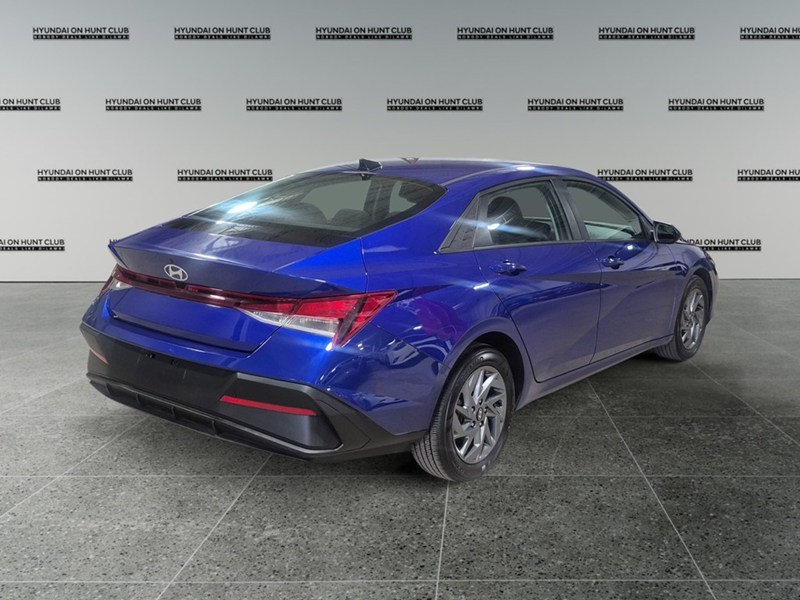 2024 Hyundai Elantra Preferred IVT