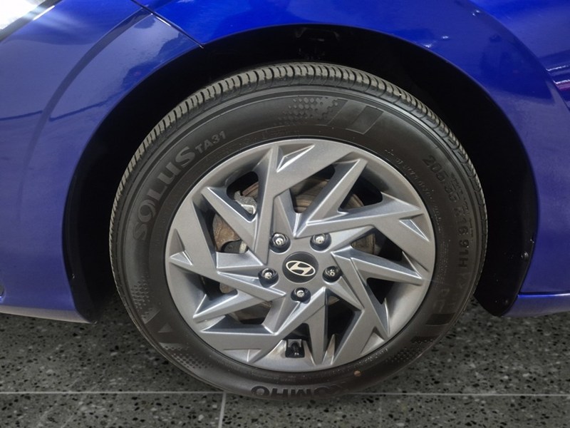 2024 Hyundai Elantra Preferred IVT