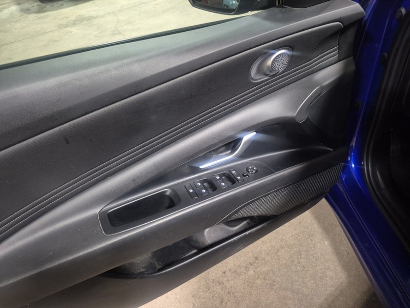 2024 Hyundai Elantra Preferred IVT