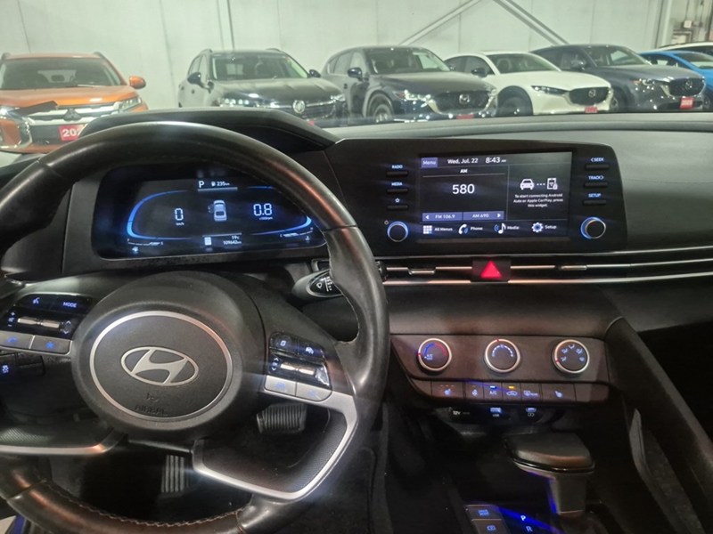 2024 Hyundai Elantra Preferred IVT