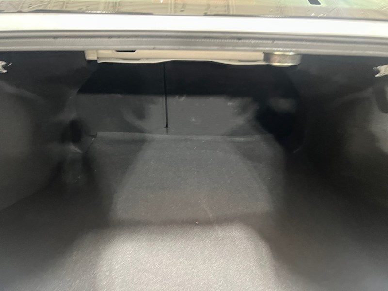 2025 Hyundai Elantra Luxury IVT