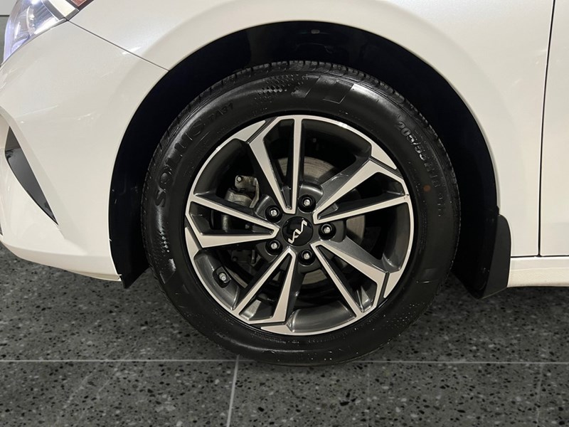 2024 Kia Forte EX IVT