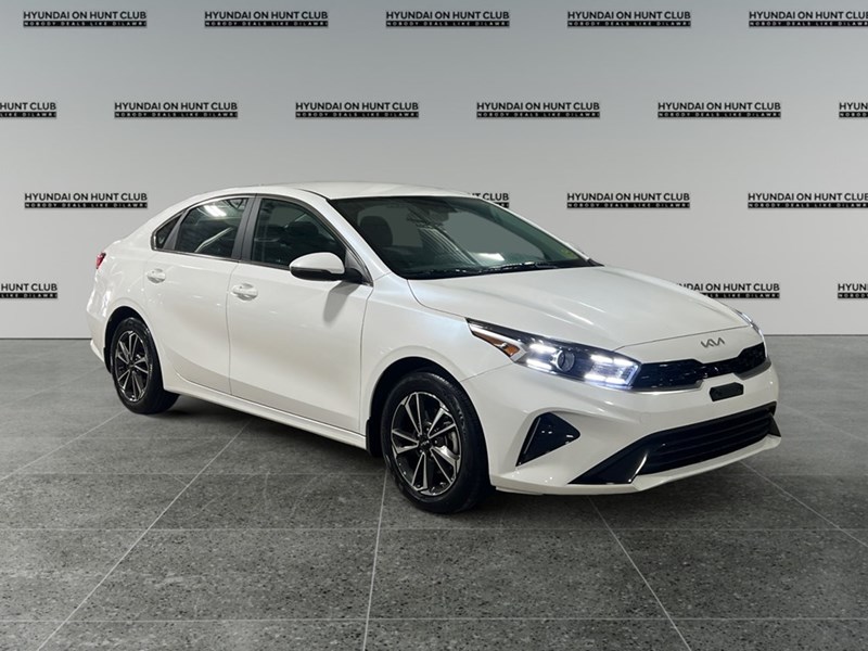 2024 Kia Forte EX IVT