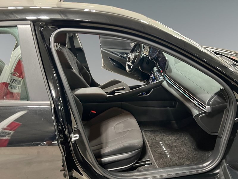 2023 Hyundai Elantra Preferred IVT w/Tech Pkg