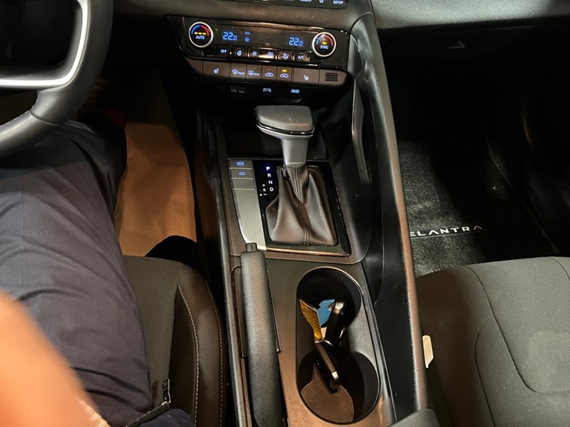 2023 Hyundai Elantra Preferred IVT w/Tech Pkg