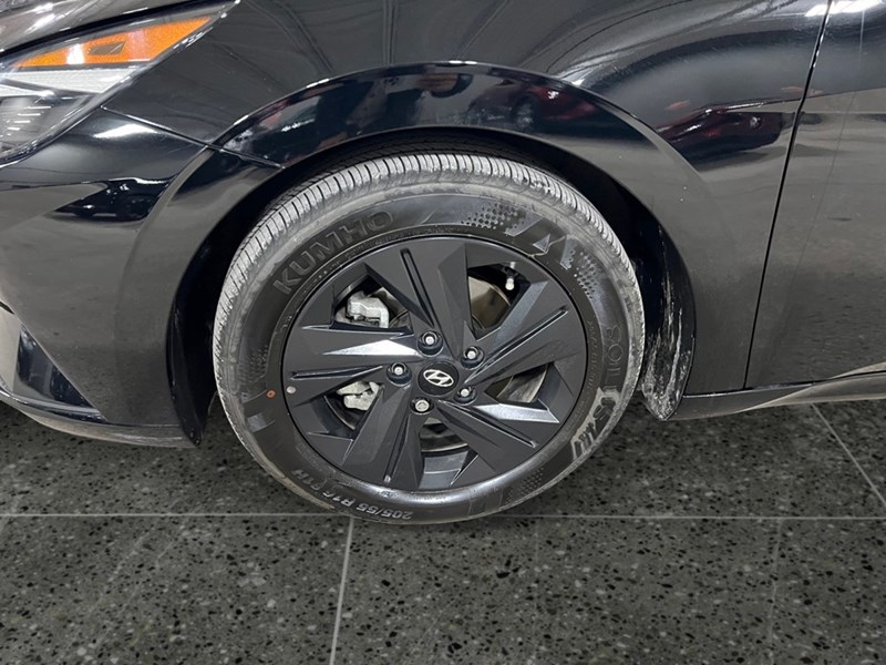 2023 Hyundai Elantra Preferred IVT w/Tech Pkg