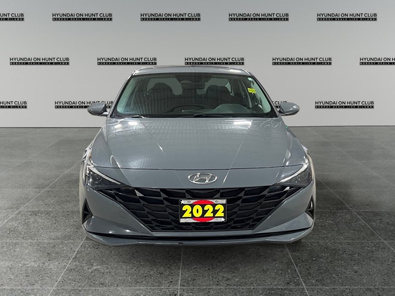 2022 Hyundai Elantra Preferred IVT w/Sun & Tech Package