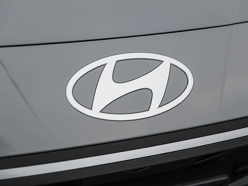 2026 Hyundai Elantra Essential IVT