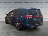 2022 Chrysler Pacifica Touring L image 3