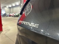 2024 Kia Sportage LX AWD I LOW KM I CAR PLAY I OFF LEASE