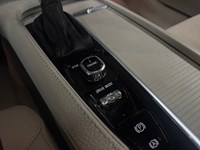 2017 Volvo S90 4dr Sdn T6 Momentum