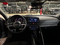 2022 Hyundai Elantra Preferred IVT w/Sun & Tech Package