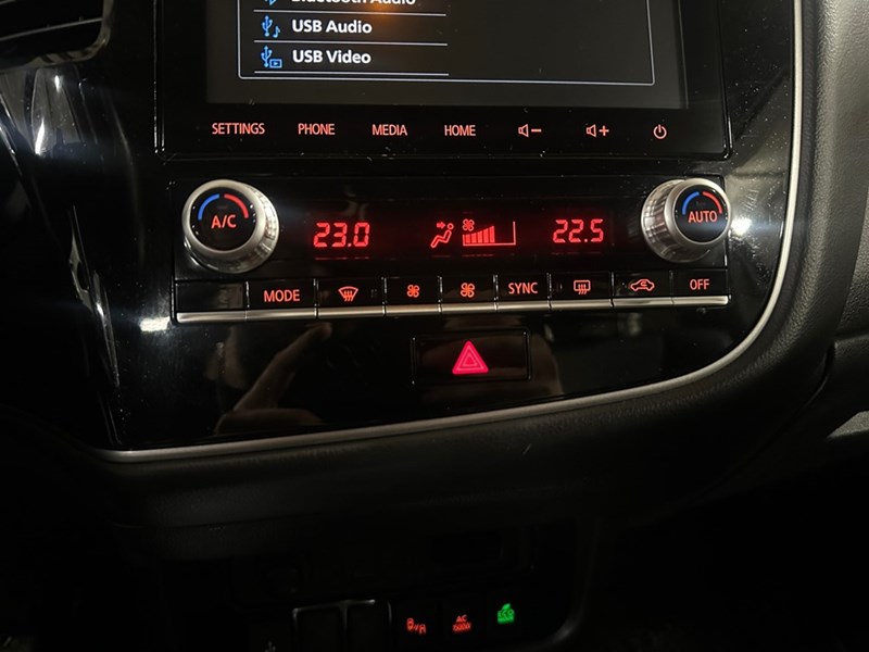 2022 Mitsubishi Outlander Plug-In Hybrid SE S-AWC