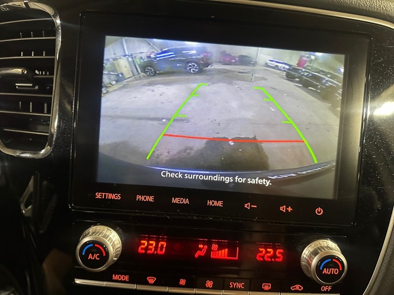 2022 Mitsubishi Outlander Plug-In Hybrid SE S-AWC