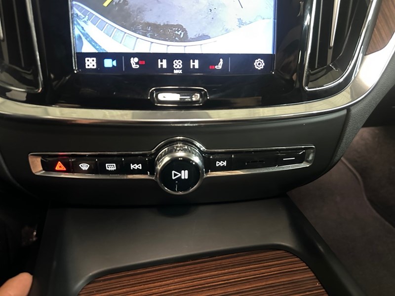 2023 Volvo V60 Cross Country B5 AWD Core