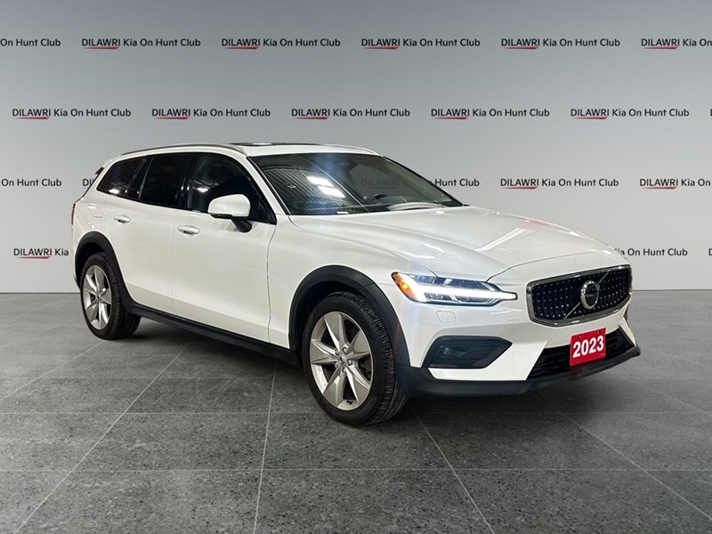 2023 Volvo V60 Cross Country B5 AWD Core
