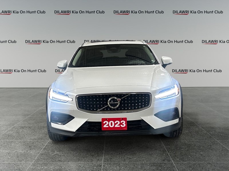 2023 Volvo V60 Cross Country B5 AWD Core