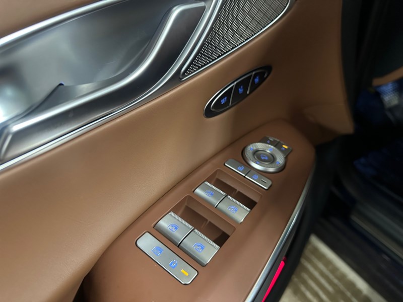 2025 Genesis GV70 2.5T Prestige AWD