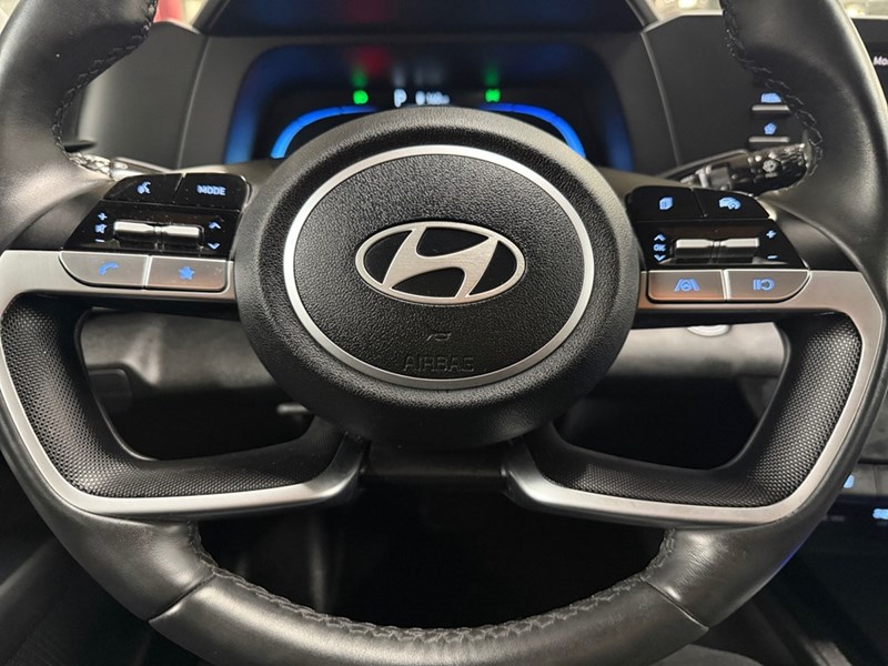 2025 Hyundai Elantra Preferred IVT