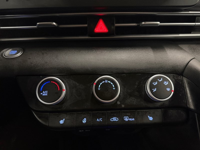 2025 Hyundai Elantra Preferred IVT