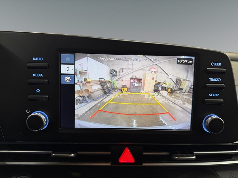 2025 Hyundai Elantra Preferred IVT