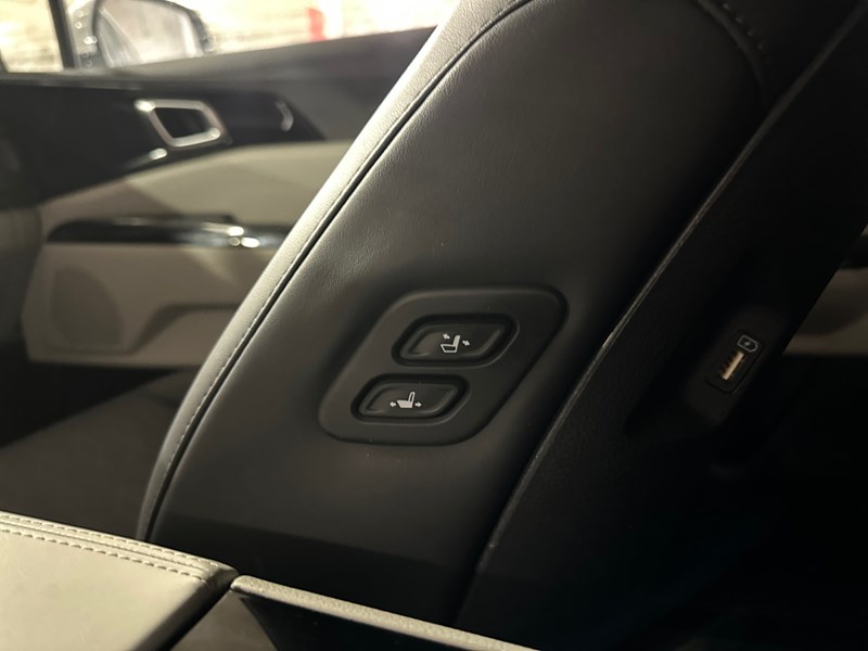 2024 Kia Carnival EX FWD