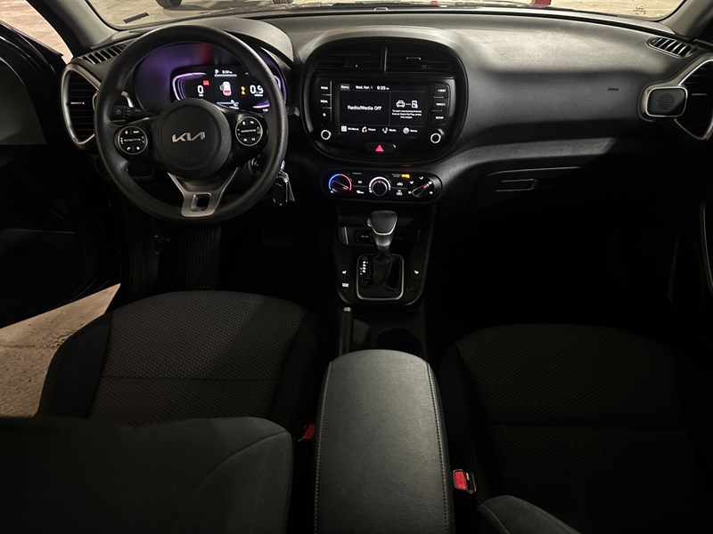 2024 Kia Soul LX IVT