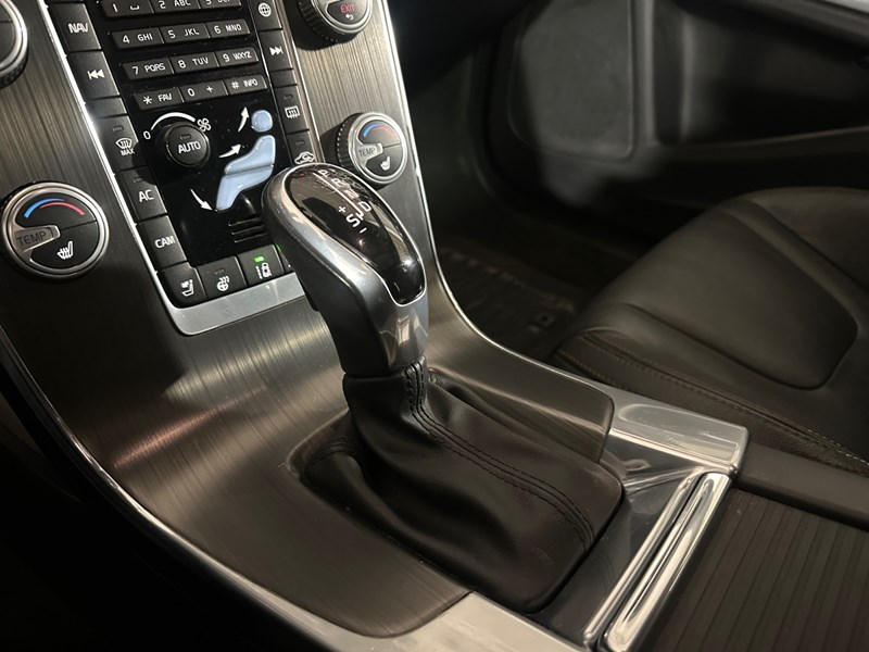 2016 Volvo S60 Cross Country 4dr Sdn T5 Platinum AWD