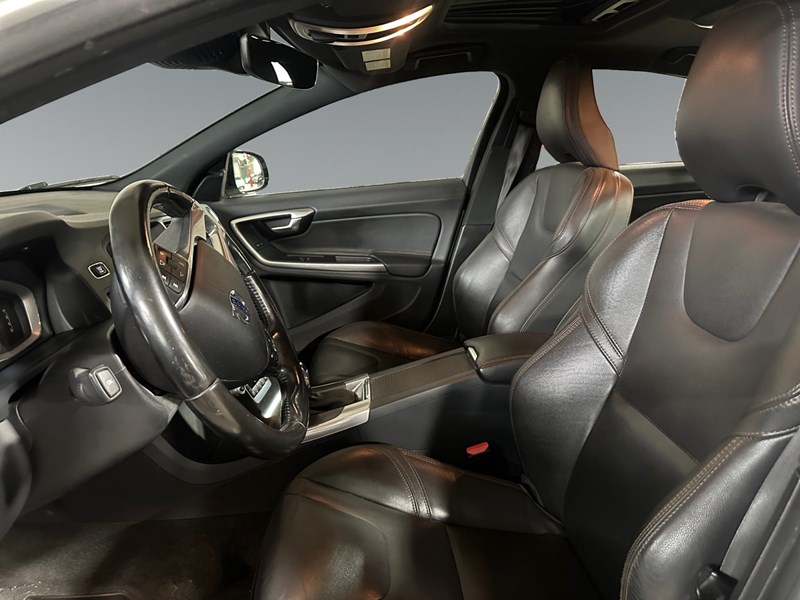 2016 Volvo S60 Cross Country 4dr Sdn T5 Platinum AWD