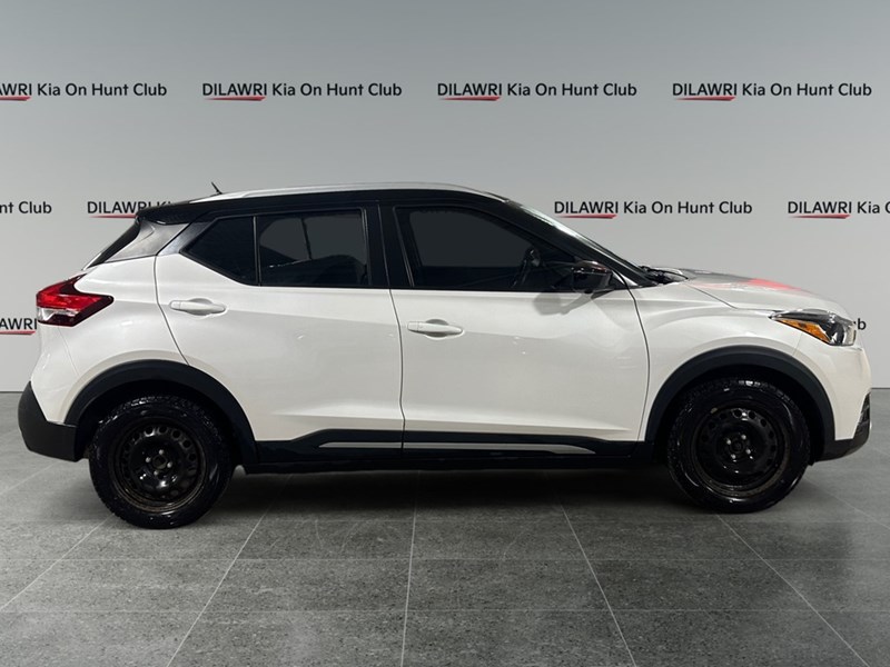 2019 Nissan Kicks SR FWD
