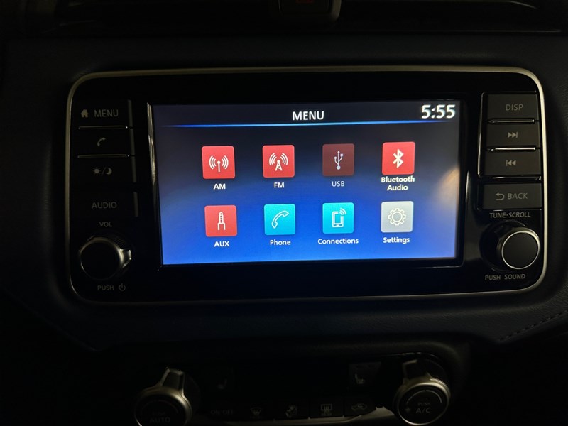 2025 Nissan Versa SV CVT