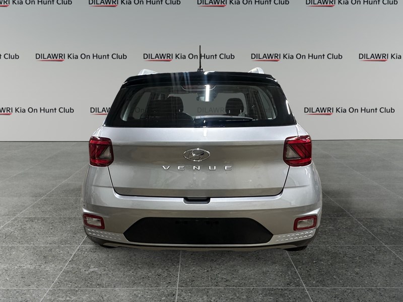 2023 Hyundai Venue Preferred IVT w/Two-Tone
