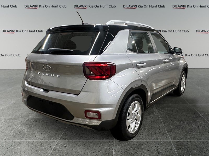 2023 Hyundai Venue Preferred IVT w/Two-Tone